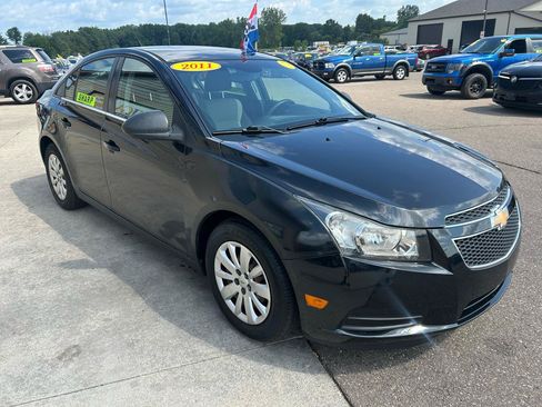 Used 2011 Chevrolet Cruze LS w/ Connectivity Package FWD image 3