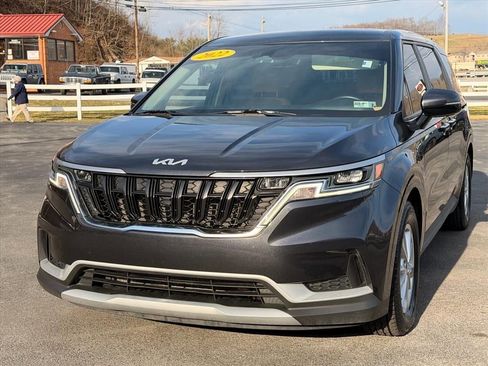 Used 2022 Kia Carnival LX image 11