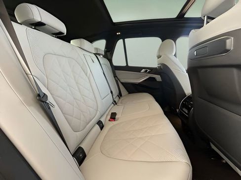 Used 2026 BMW X5 xDrive40i w/ M Sport Package image 33