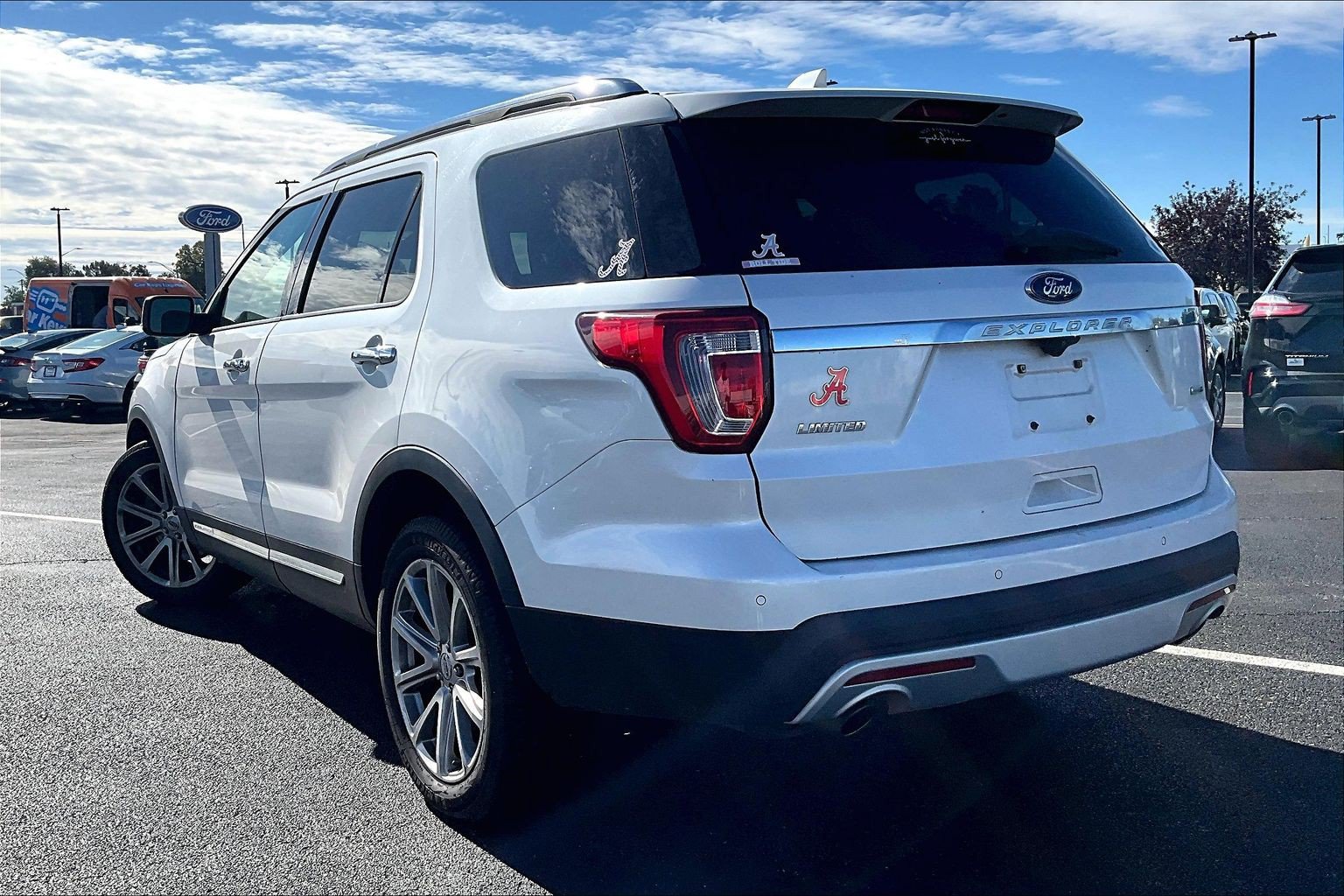 Used 2016 Ford Explorer Limited w/ Equipment Group 301A AWD/4WD image 6