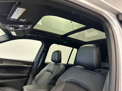 New 2025 Jeep Grand Cherokee Limited w/ Luxury Tech Group II image 15