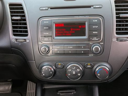 Used 2016 Kia Forte LX FWD image 19