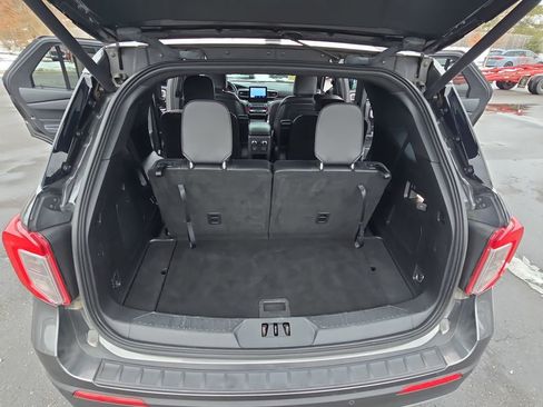 Used 2020 Ford Explorer XLT w/ Equipment Group 202A image 15