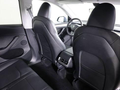 Used 2024 Tesla Model Y Long Range AWD/4WD image 30