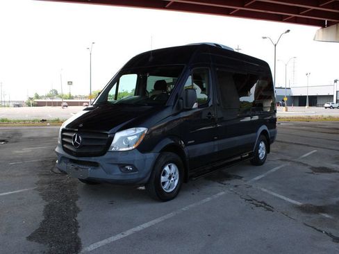 Used 2014 Mercedes-Benz Sprinter 2500 image 2
