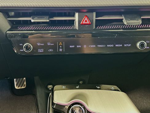 Used 2023 Kia EV6 GT-Line w/ GT-Line Suede Seat Package image 24