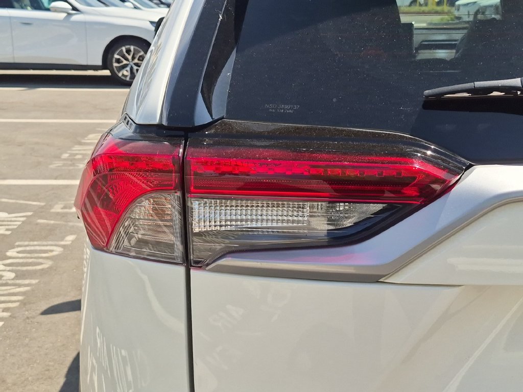 Used 2020 Toyota RAV4 XSE w/ Carpet Mat Package AWD/4WD image 26