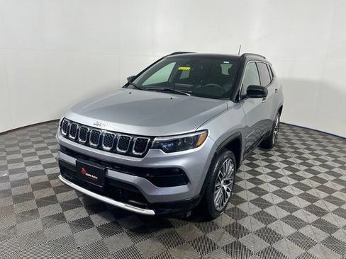 Used 2023 Jeep Compass Limited w/ Elite Group AWD/4WD image 3