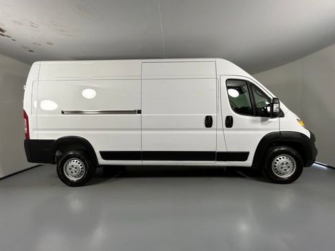 Used 2025 RAM ProMaster 2500 FWD image 5