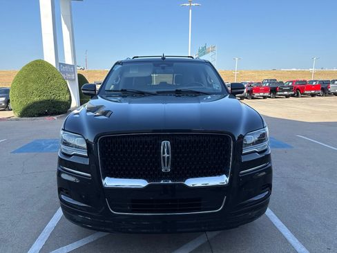 Used 2022 Lincoln Navigator Reserve AWD/4WD image 2