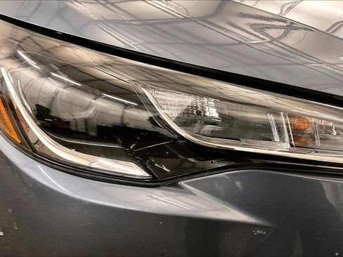 Used 2023 Toyota Corolla Cross LE image 27