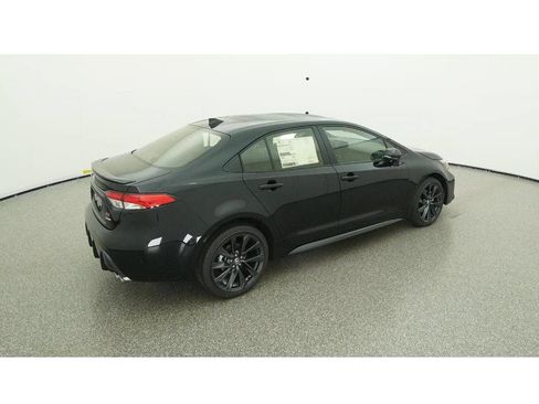 Used 2026 Toyota Corolla SE FWD image 11