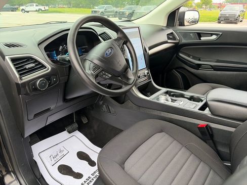 Used 2024 Ford Edge SE AWD/4WD image 14