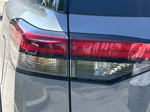 New 2026 Nissan Pathfinder Platinum w/ Lighting Package AWD/4WD image 12