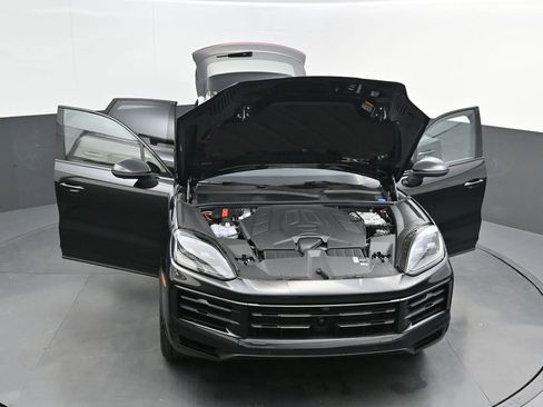 New 2026 Porsche Cayenne image 43