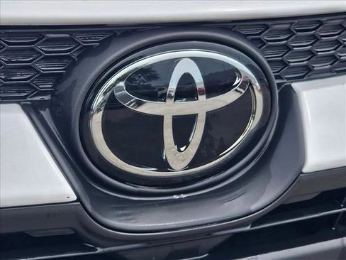 Used 2024 Toyota Corolla LE image 5