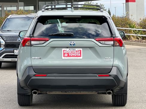 Used 2019 Toyota RAV4 XLE w/ Convenience Package AWD/4WD image 8