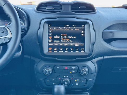 Used 2023 Jeep Renegade Trailhawk w/ Trailhawk Elite Group image 18