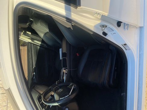 Used 2017 Honda Civic Touring image 5