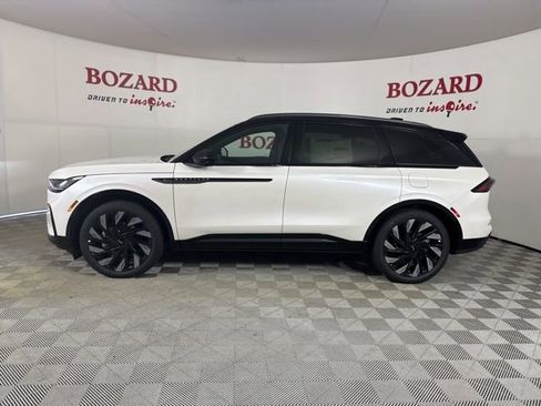 New 2025 Lincoln Nautilus Reserve w/ Jet Appearance Package image 4