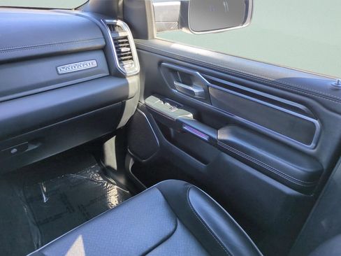 Used 2024 RAM 1500 Laramie image 15