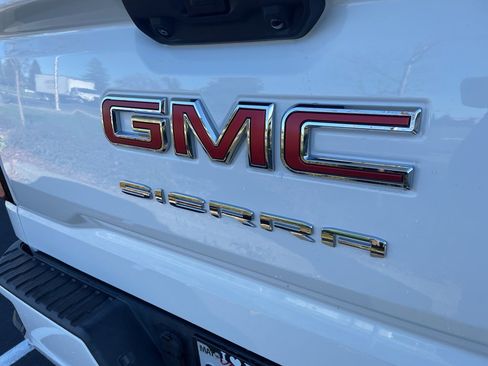 Used 2023 GMC Sierra 1500 Elevation image 7