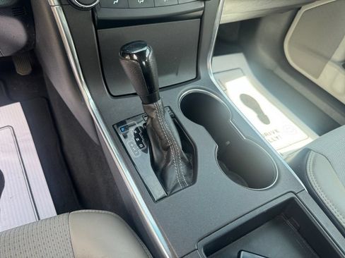 Used 2016 Toyota Camry SE w/ Moonroof Package FWD image 18