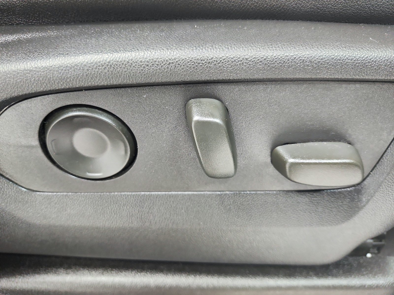 Used 2024 Chevrolet Tahoe Premier RWD image 43