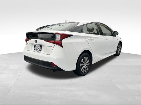 Used 2020 Toyota Prius LE image 9
