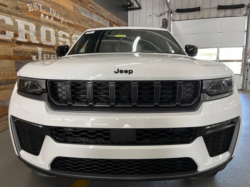 New 2026 Jeep Grand Cherokee Limited w/ Limited Altitude Package AWD/4WD image 39