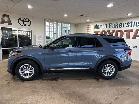 Used 2025 Ford Explorer Active w/ Active Comfort Package image 7