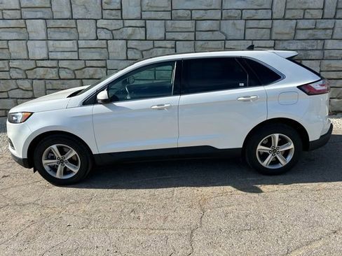 Certified 2023 Ford Edge SEL w/ Convenience Package AWD/4WD image 3