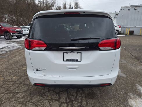 New 2026 Chrysler Pacifica Select w/ S Appearance Package image 5