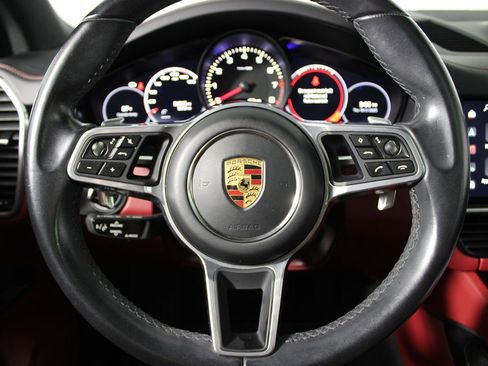 Used 2022 Porsche Cayenne Premium Pkg image 19