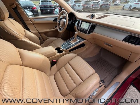 Used 2015 Porsche Macan Turbo image 33