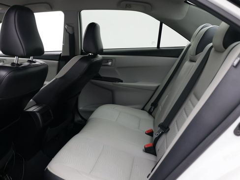 Used 2017 Toyota Camry SE FWD image 21