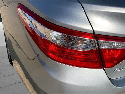 Used 2017 Toyota Camry LE FWD image 27