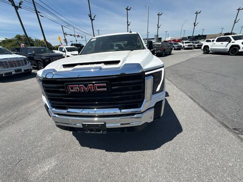 New 2026 GMC Sierra 2500 Pro w/ 1SA Pro Safety Plus Package AWD/4WD image 30