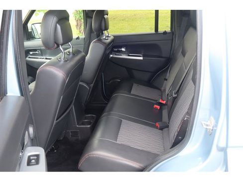 Used 2012 Jeep Liberty Arctic AWD/4WD image 9