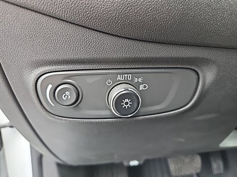 Used 2022 Chevrolet Equinox RS image 12