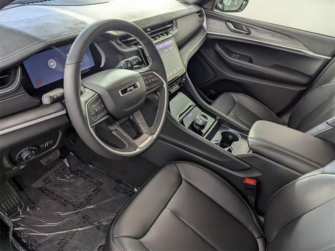 New 2025 Jeep Grand Cherokee Limited image 11