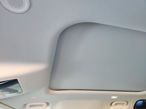 Certified 2025 Land Rover Defender 110 S image 28