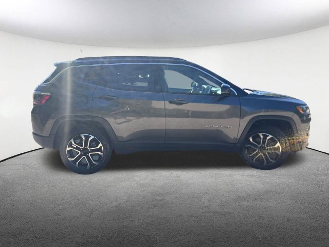 Used 2023 Jeep Compass Limited AWD/4WD image 33