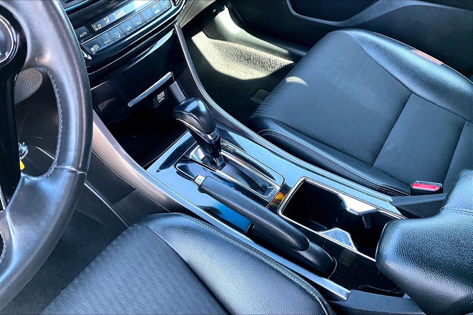 Used 2017 Honda Accord Sport image 13