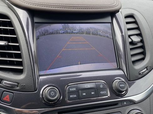 Used 2015 Chevrolet Impala LT w/ Convenience Package image 17