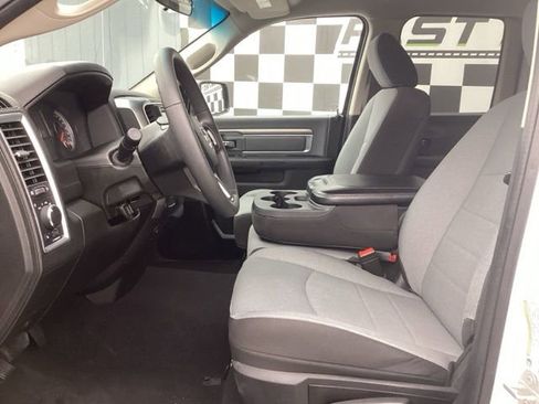 Used 2024 RAM 1500 Classic SLT AWD/4WD image 13