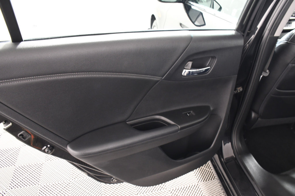 Used 2015 Honda Accord EX-L image 24