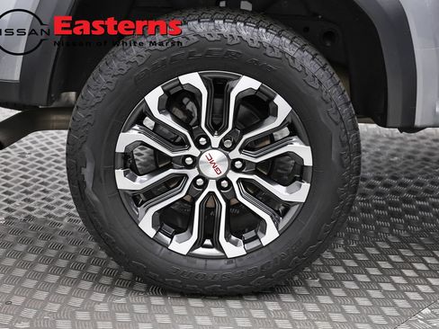 Used 2024 GMC Canyon Denali AWD/4WD image 30