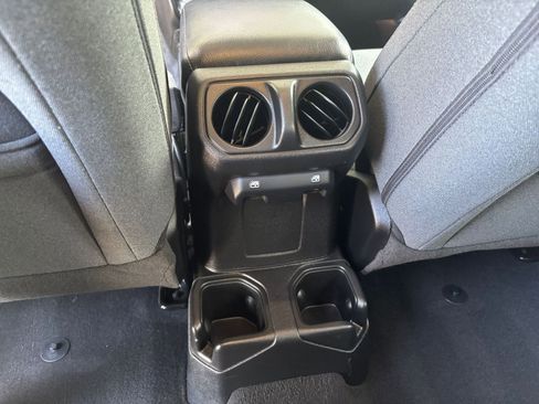 Used 2025 Jeep Wrangler Unlimited Sport AWD/4WD image 22