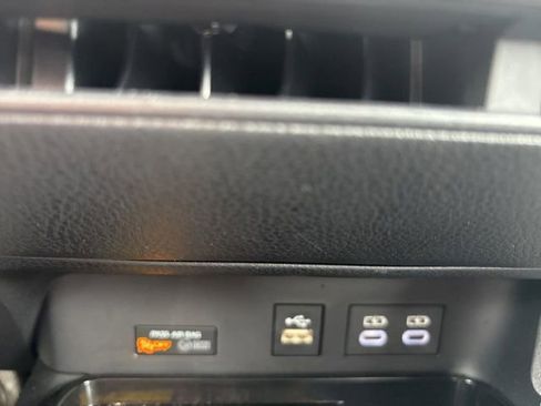Used 2025 Toyota Camry LE AWD/4WD image 18